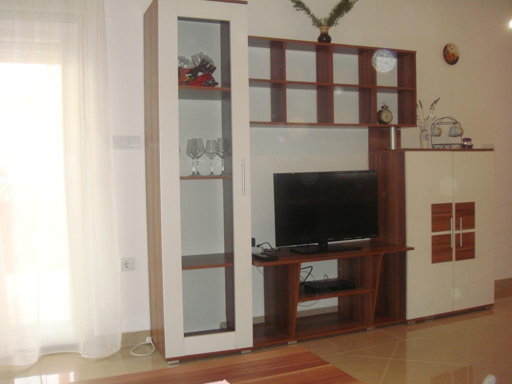 Apartments Vladimir Привлака Екстериор снимка